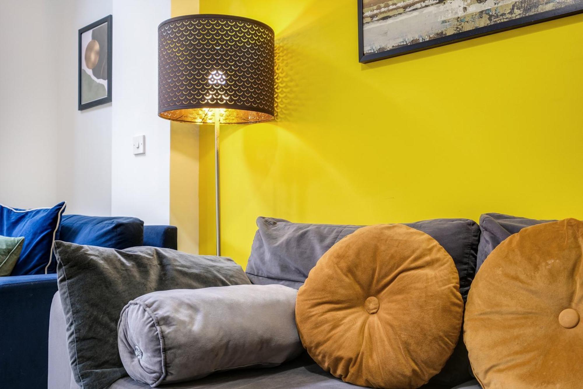 Foxherne 5Bdr 3Ba Serviced House With Parking - Slough By 360Stays Eksteriør bilde
