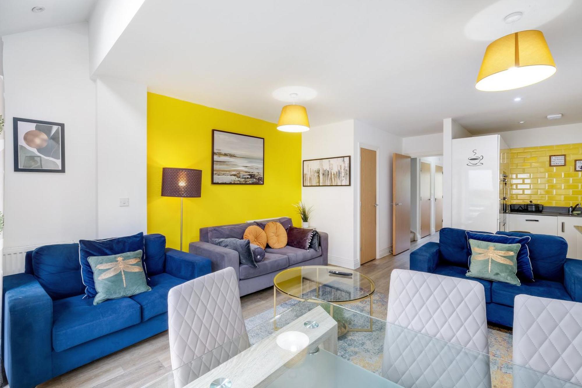 Foxherne 5Bdr 3Ba Serviced House With Parking - Slough By 360Stays Eksteriør bilde