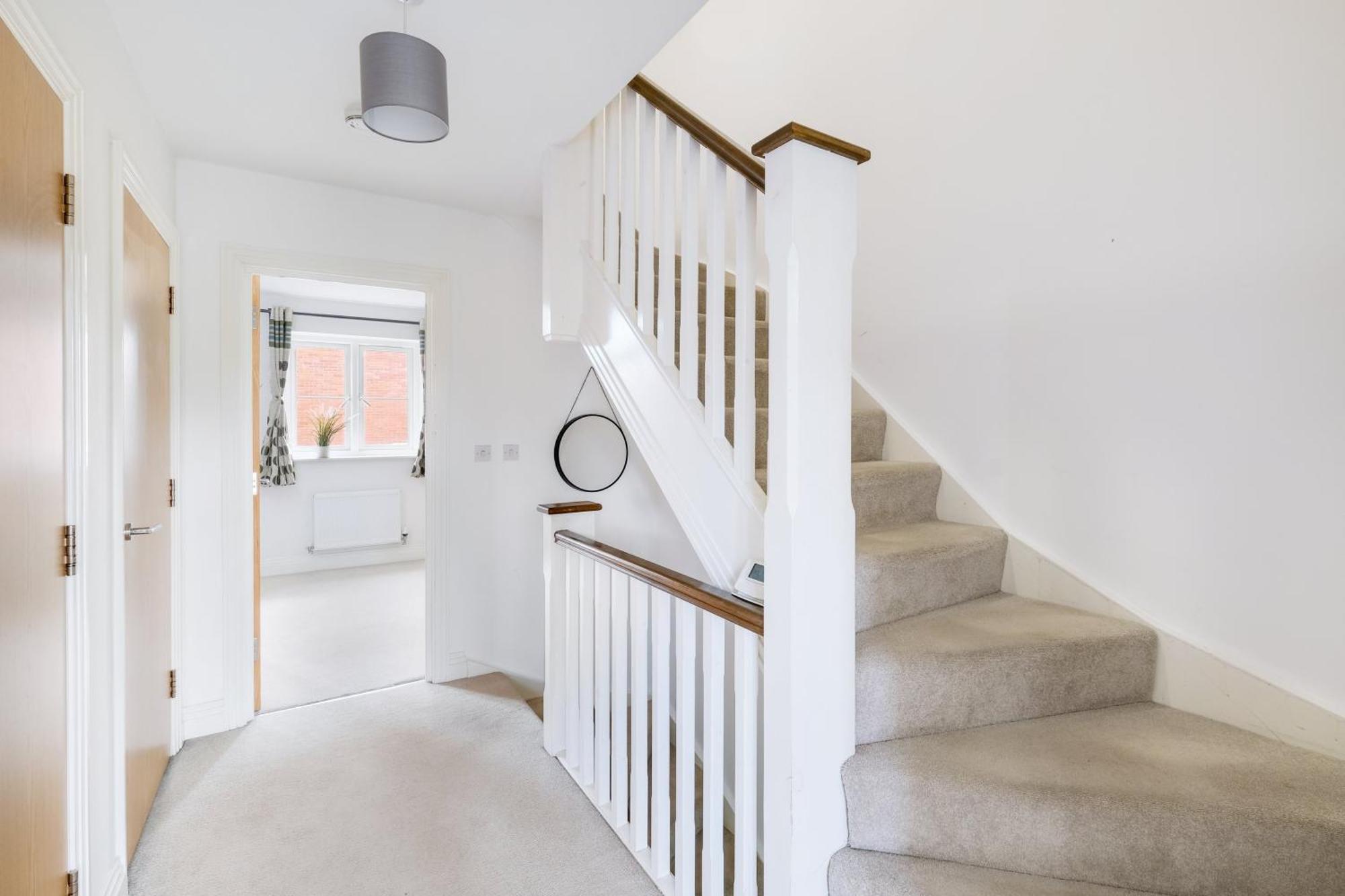 Foxherne 5Bdr 3Ba Serviced House With Parking - Slough By 360Stays Eksteriør bilde