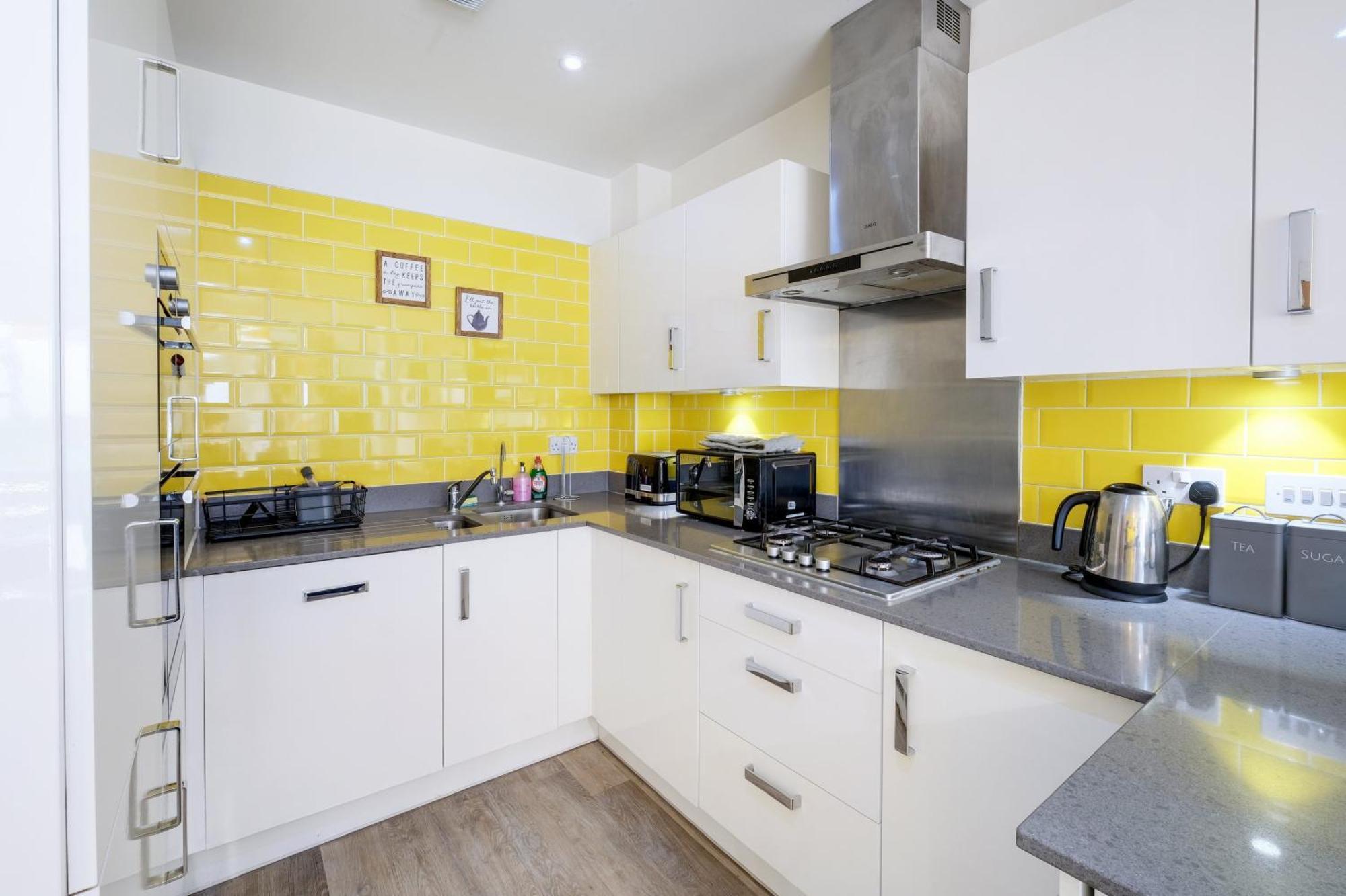 Foxherne 5Bdr 3Ba Serviced House With Parking - Slough By 360Stays Eksteriør bilde